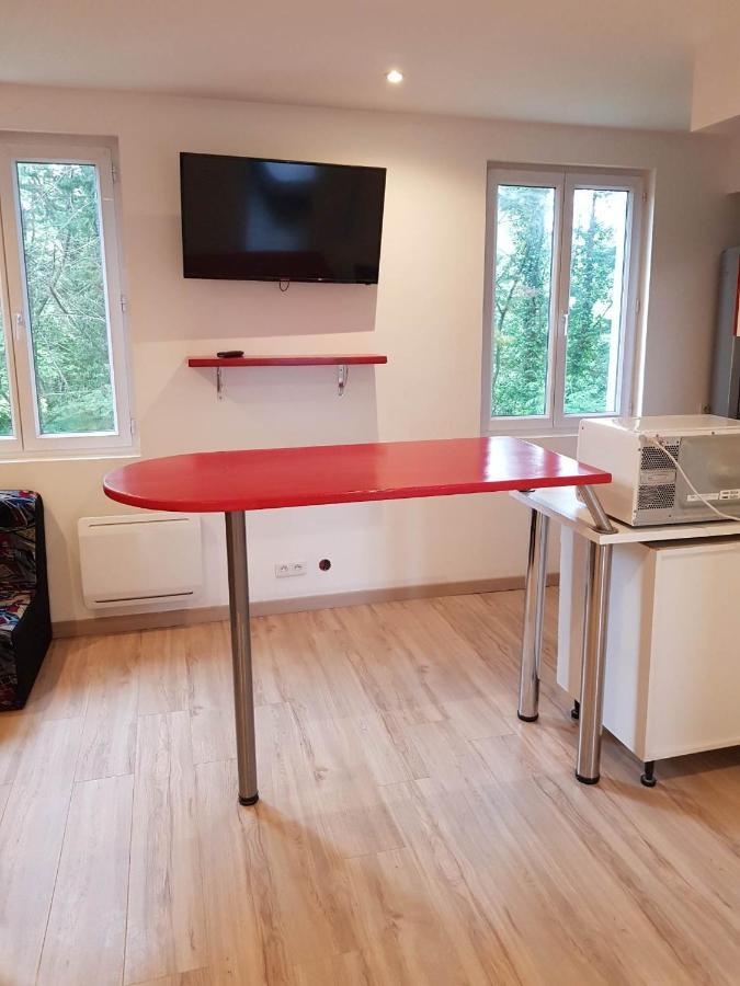 05 - Tres Joli 3 Pieces Neuf 2 Chambres, Logement Tout Equipe Pour 1 A 4 Personnes Maximum, Vue Sur Jardin Avec Parking Privatif, Grand Fourgon Possible, Tout Le Linge De Maison Est Fourni Annesse-et-Beaulieu المظهر الخارجي الصورة