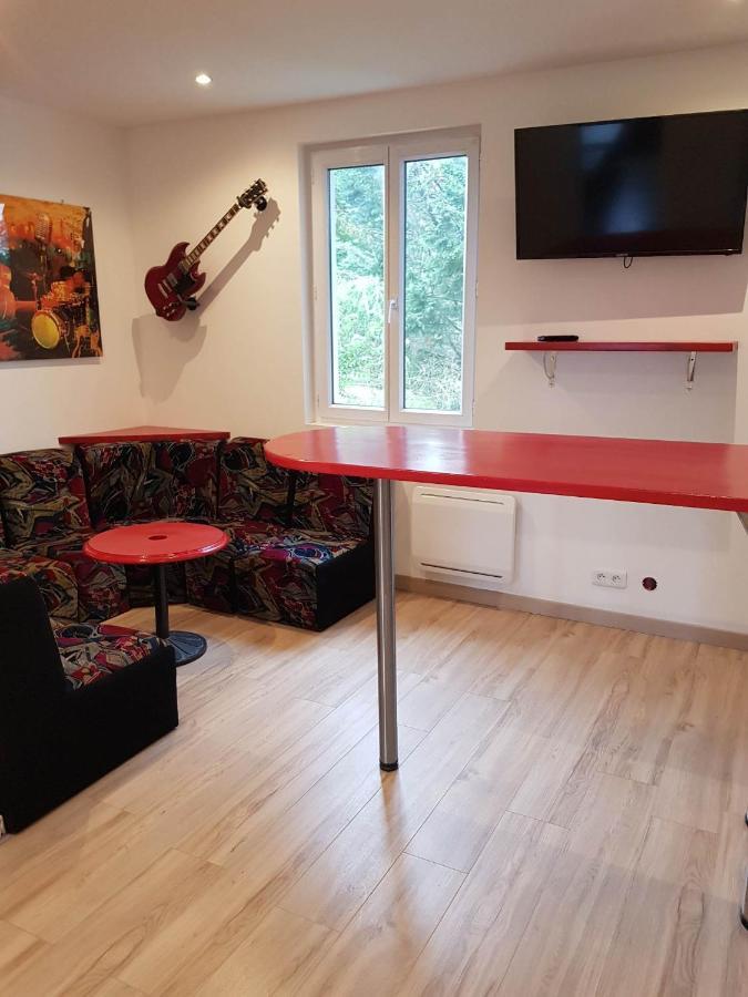 05 - Tres Joli 3 Pieces Neuf 2 Chambres, Logement Tout Equipe Pour 1 A 4 Personnes Maximum, Vue Sur Jardin Avec Parking Privatif, Grand Fourgon Possible, Tout Le Linge De Maison Est Fourni Annesse-et-Beaulieu المظهر الخارجي الصورة