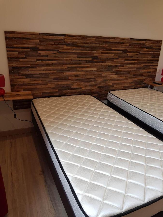 05 - Tres Joli 3 Pieces Neuf 2 Chambres, Logement Tout Equipe Pour 1 A 4 Personnes Maximum, Vue Sur Jardin Avec Parking Privatif, Grand Fourgon Possible, Tout Le Linge De Maison Est Fourni Annesse-et-Beaulieu المظهر الخارجي الصورة
